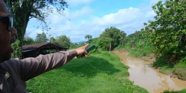 Inspeksi Lapangan, Ketua Komisi III DPRD Bontang Minta Sungai Dahlia Difungsikan Kembali