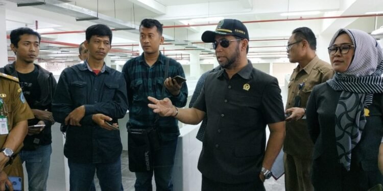 Pastikan Kesiapan Pasar Taman Rawa Indah, Komisi III DPRD Melakukan Sidak