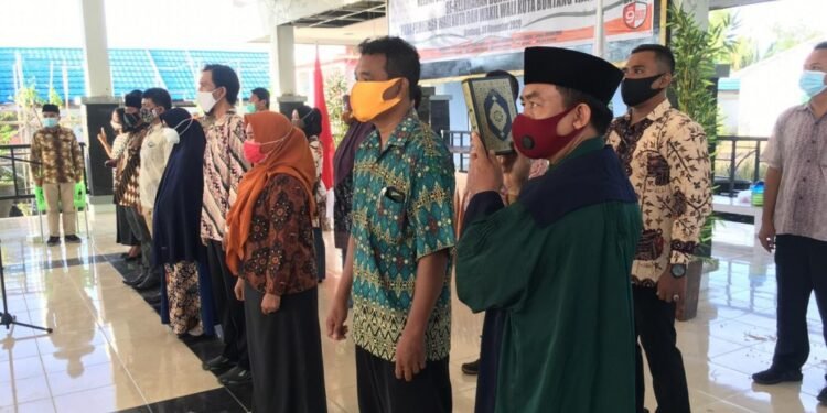 89 Anggota KPPS Kelurahan Bontang Kuala Dilantik