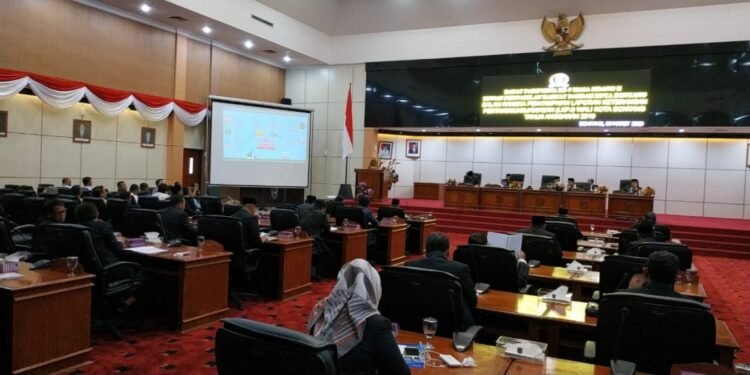 Wali Kota Sampaikan LKPJ Tahun 2019 dalam Rapat Paripurna DPRD Bontang