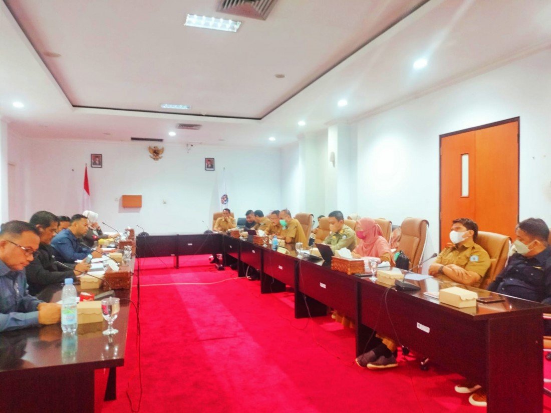 Rapat Anggota Komisi III dan Tim Asistensi Bagian Hukum Sekretariat Daerah Pemkot Bontang (Foto: paradase.id/M Safril)