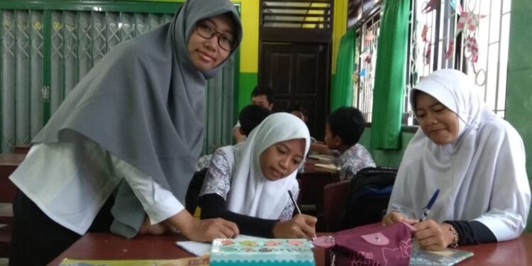 Wiwid, Guru Matematika yang Rindu Kelas Sekolah dan Suka Cita di Tengah Pandemi
