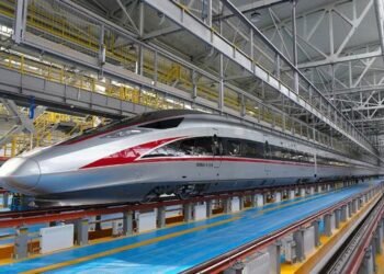 Layanan Kereta Cepat China-Hong Kong Kembali Dibuka