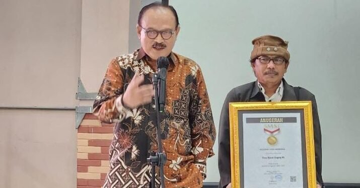 Penghargaan Prestisius bagi Eros Jarot atas Dedikasinya dalam Mempertahankan Kemerdekaan Pers