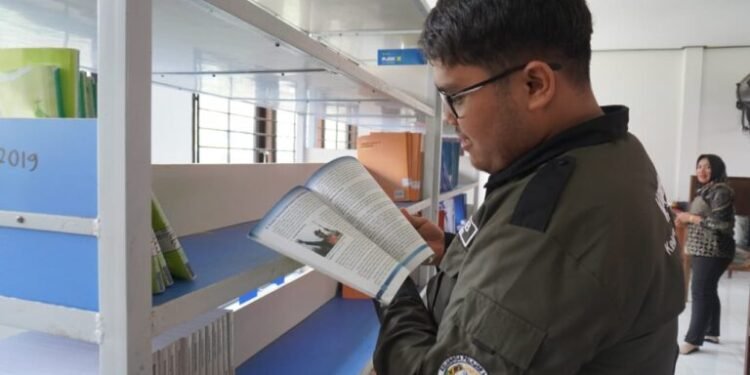 SMAN 4 Samarinda Terus Cari Solusi Pemenuhan Kebutuhan Buku Siswa