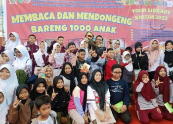 Mendongeng Bersama 1000 Anak Warnai Pembukaan Tour Library 2023