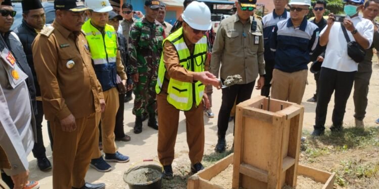 Ardiansyah Tinjau Proyek Peningkatan Jalan Simpang 4 Kaliorang dan Simpang Bangun Jaya