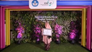 Bunda PAUD Kutim Raih Sertifikat Bidang PAUD dari Mendikbudristek RI