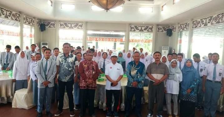 Pengurus OSIS SMAN 01 Sangatta Utara Jalani Pelatihan Public Speaking