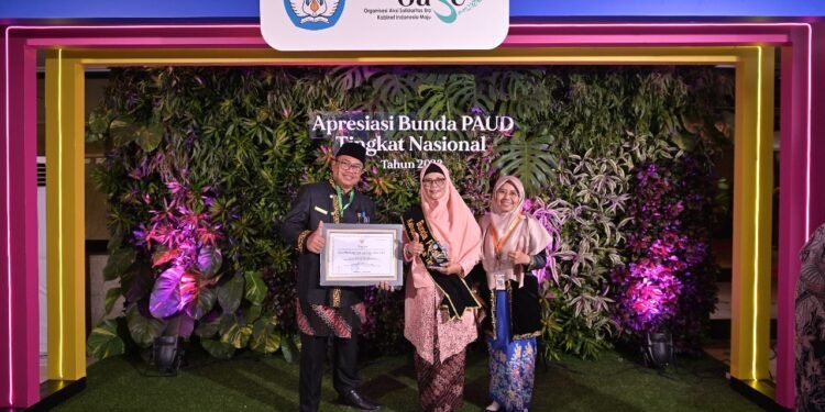 Raih Penghargaan Mendikbudristek, Bunda PAUD Kutim Komitmen Tingkatkan Kualitas Pendidikan Usia Dini
