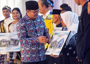Momen Peringatan Harganas 2024, Jokowi Anugrahkan Lima Satya Lencana Wira Karya