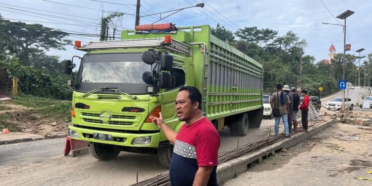 Faisal Tuntut Penyelesaian Cepat Proyek Jalan Cipto Mangunkusumo untuk Kenyamanan Pengguna Jalan