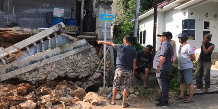 Bonnie Sukardi Tinjau Lokasi Longsor di Bontang, Soroti Keterkaitan Proyek Pemkot