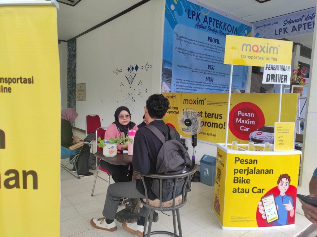 Maxim Buka Lowongan Mitra Driver di Job Fair Bontang 2025