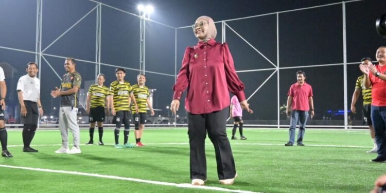 Ketua DPRD Cup Resmi Bergulir, Wali Kota Bontang Buka Turnamen Mini Soccer Antar OPD